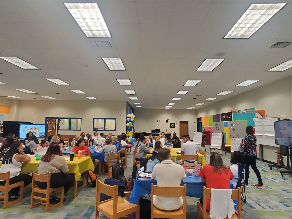 EJ111885's tweet photo. Great 1st day back! #learners2leaders #wingatestrong #heardseenvalued @WingateESNC @educatingall @AGHoulihan https://t.co/YoVHAkKBwA