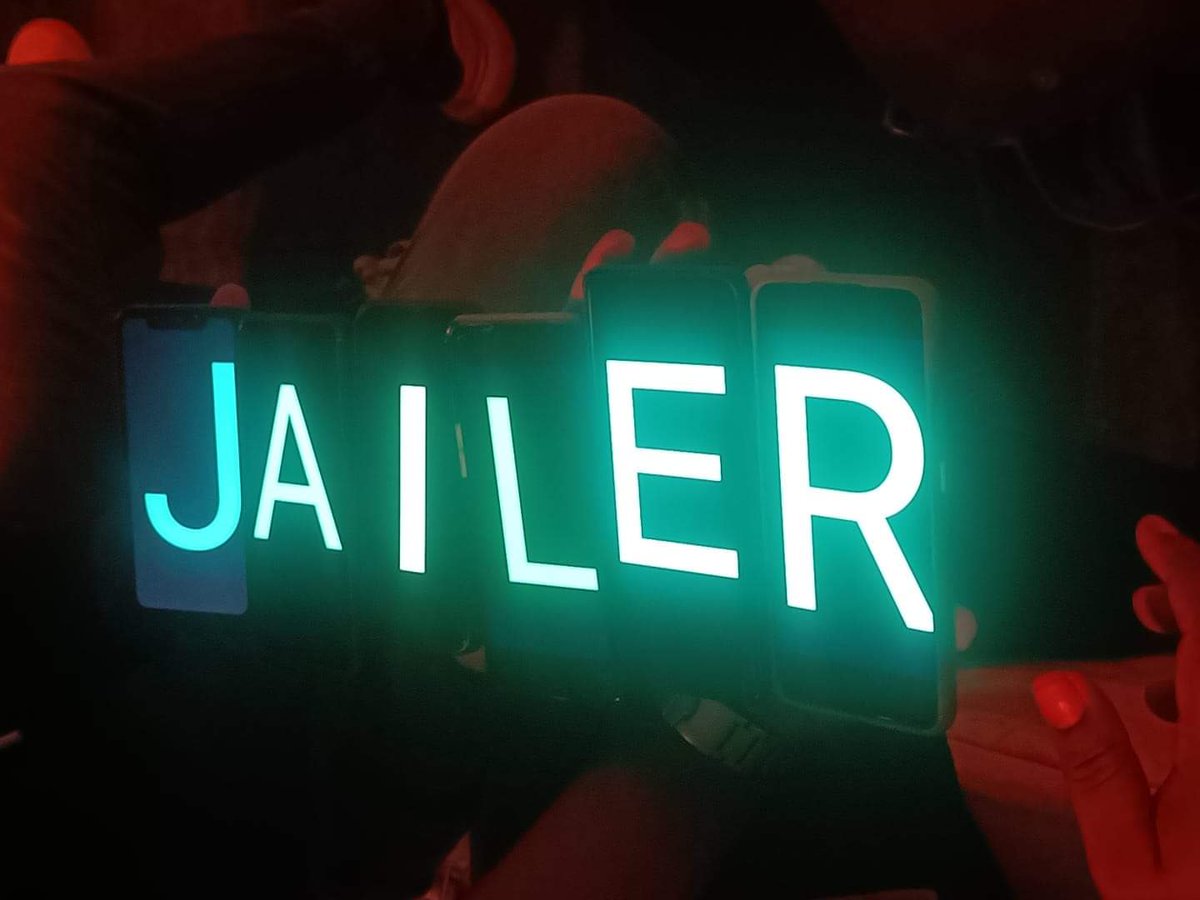 RajiniFCB's tweet photo. Thalaivar @Rajinikanth fans taking over the headlines at Ponniyin Selvan event 🔥

Wir zeigen was 'Mass' bedeutet 😎

#Jailer #PS1AudioLaunch #PonniyinSelvan #PS1Trailer https://t.co/09ocg95cfw