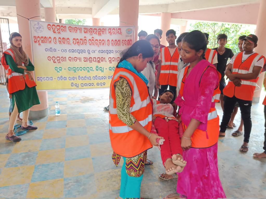 DEOC_Bhadrak's tweet photo. 7days training organised by #OSDMA & #DM_Bhadrak for the Shelter level Taskforce volunteers on Search & rescue and First Aid for #Capacitybuilding at Sunamuhin MCS of Basudevpur block Bhadrak. under the supervision of master trainer. https://t.co/4rdGrGu9wc