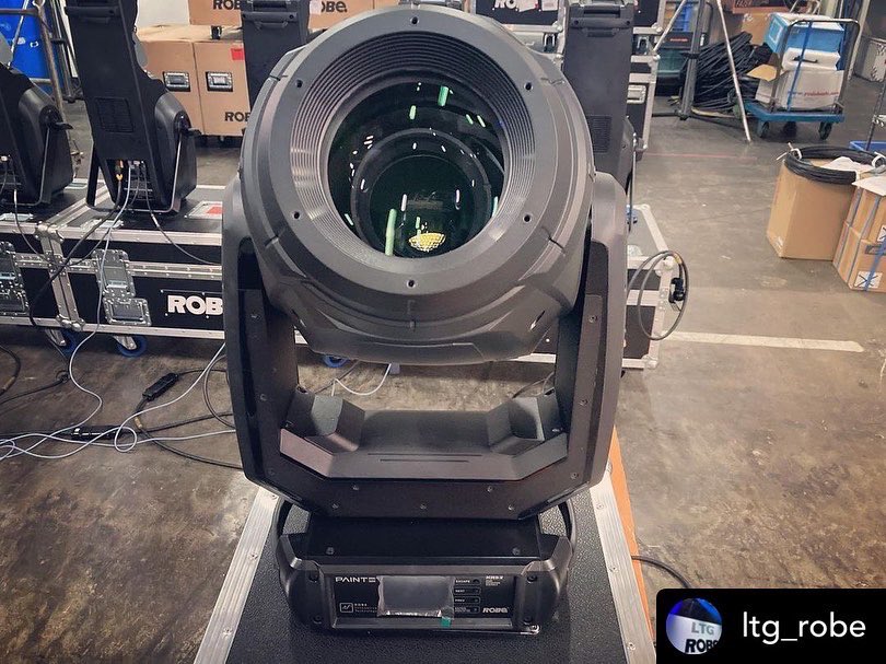 Robelighting's tweet photo. The new @Robelighting #PAINTE LED luminaire arriving in Japan on a #TechTuesday with our distributor LTG.
#robelighting #newrobegear #transferableLEDengine #robeinnovation #lightingtech https://t.co/HCxVDxT58g