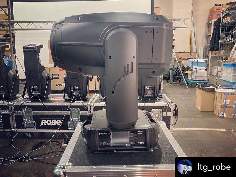 Robelighting's tweet photo. The new @Robelighting #PAINTE LED luminaire arriving in Japan on a #TechTuesday with our distributor LTG.
#robelighting #newrobegear #transferableLEDengine #robeinnovation #lightingtech https://t.co/HCxVDxT58g