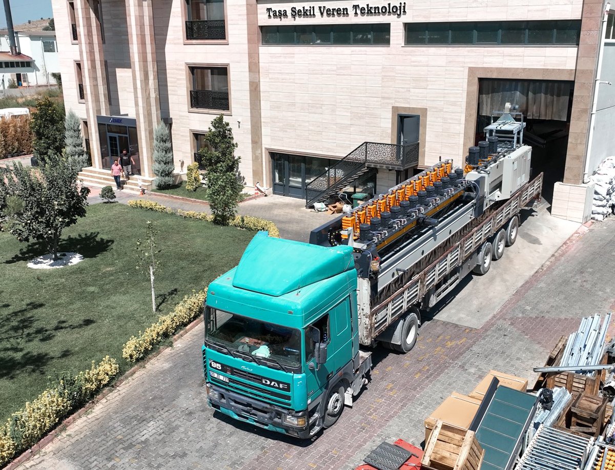 zimekmachine's tweet photo. 🇹🇷 Denizli Eid Mermer'in 3+12 Kalibre ve Polisaj Makinesi yüklenmiştir. Hayırlı olmasını diler, Zimek Makina'yı tercih ettikleri için teşekkür ederiz.🇬🇧3+12 Calibrating and Polishing has been loaded for Denizli Eid Marble. We wish them good luck and thank them for choosing #zimek https://t.co/JsO2uHCNiH