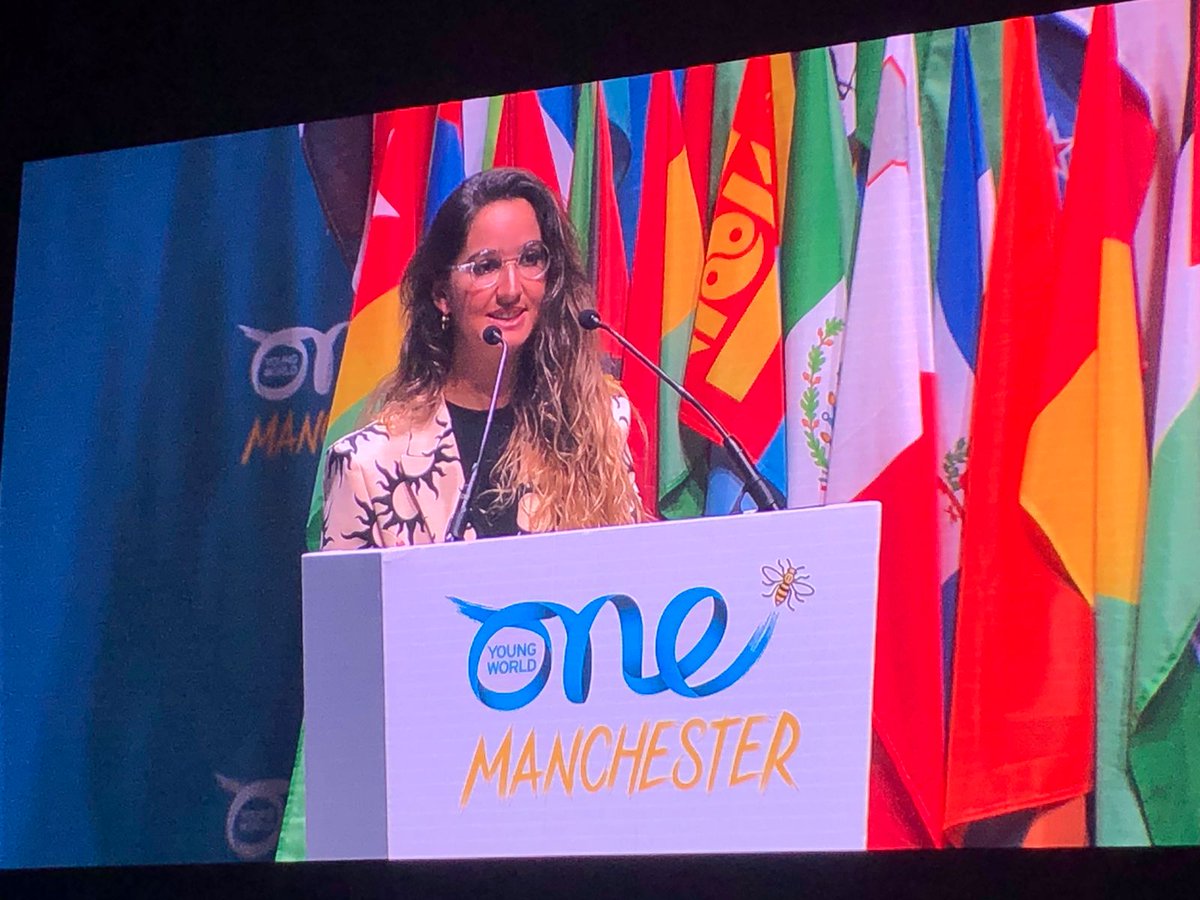 fidelcanoco's tweet photo. Y mientras tanto en Manchester, @mapatilla comparte sus éxitos con @LaPullaOficial de @elespectador en el  #oneyoungworld2022 #OrgulloMundial https://t.co/cQT7krY6YF