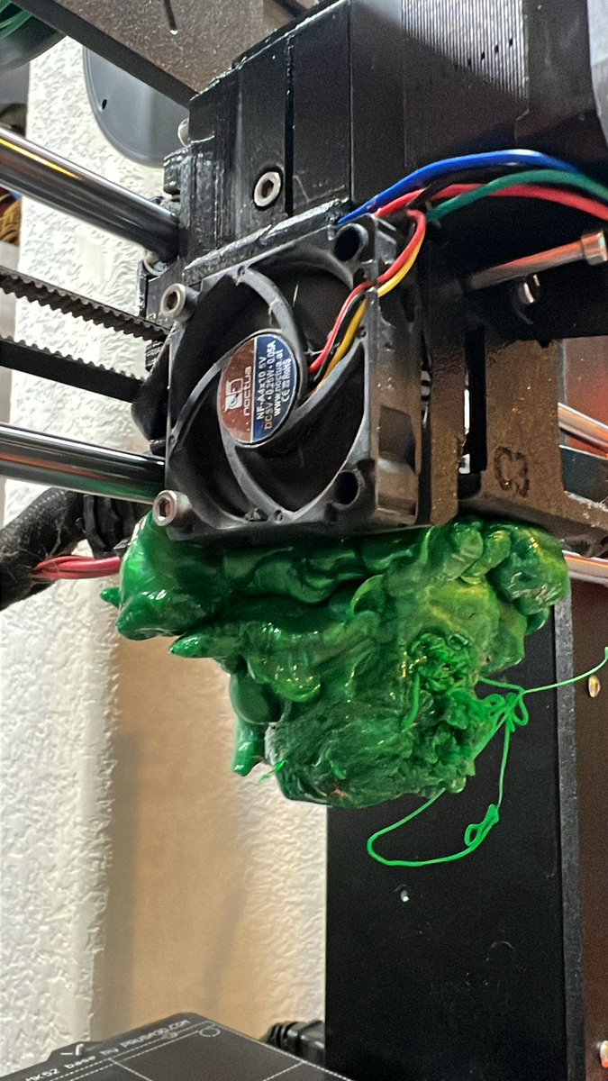 Super3dPrinter's tweet image. @josefprusa we really need a sensor to prevent this sort of thing from occurring. The entire hotend needs to be replaced. This is an expensive fix. @Prusa3D #3dprintfails