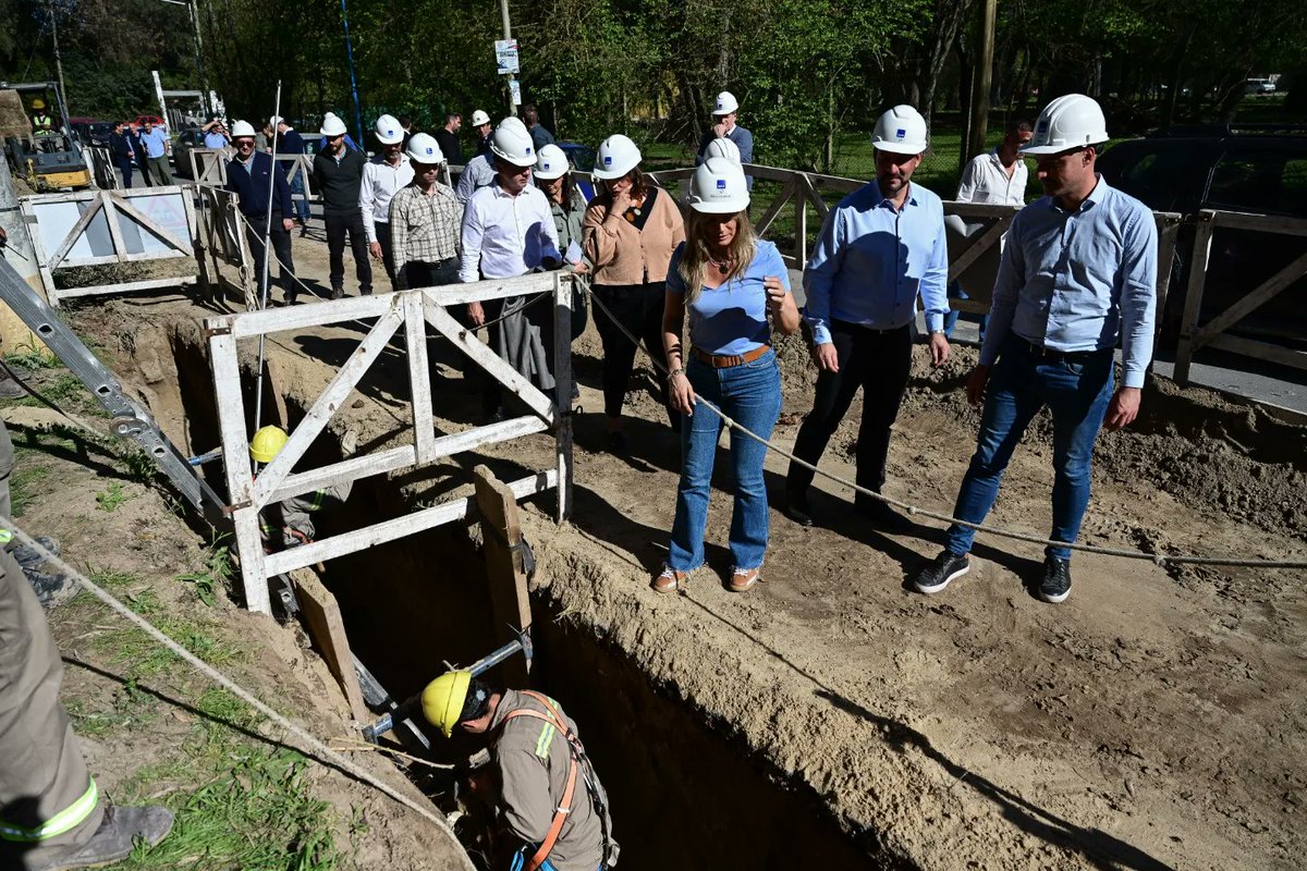 ArielSujarchuk's tweet photo. Histórico: llegan las obras de agua corriente y cloacas a Matheu y Maquinista Savio y seguimos ampliando la red en Ingeniero Maschwitz, Garín y Belén de Escobar.

#2022ElAñoConMásObras
#EscobarTeDaCadaDíaMás https://t.co/j26MkroZBf