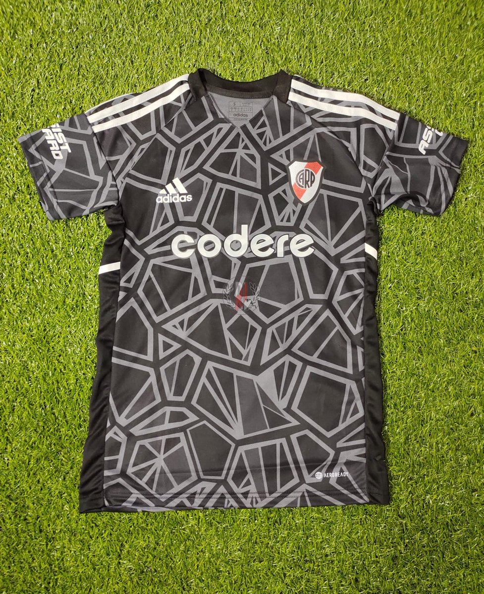 MedioRiver's tweet photo. Con nuestros amigos de @RiverLugano sorteamos la nueva camiseta de River para ustedes. El ganador podrá elegir entre la titular (con número si quiere) y la de arquero.

Para participar:
👉 Dar RT y Seguir a @MedioRiver - @RiverLugano

🏆 El próximo sábado anunciaremos el ganador. https://t.co/UvPbtjUquP