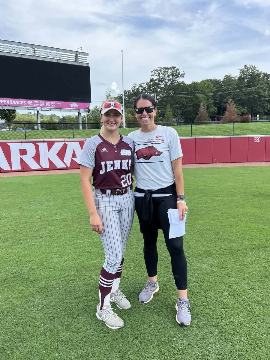 CaliWorsham's tweet photo. Huge thank you to the @RazorbackSB staff and players for such an amazing camp! Thank you @CoachDeifel @MattMeuchel I learned so much and can’t wait to attend another camp! https://t.co/T04KbLILs3