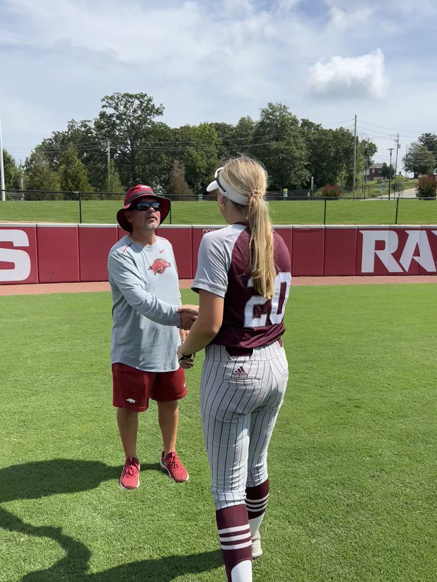 CaliWorsham's tweet photo. Huge thank you to the @RazorbackSB staff and players for such an amazing camp! Thank you @CoachDeifel @MattMeuchel I learned so much and can’t wait to attend another camp! https://t.co/T04KbLILs3