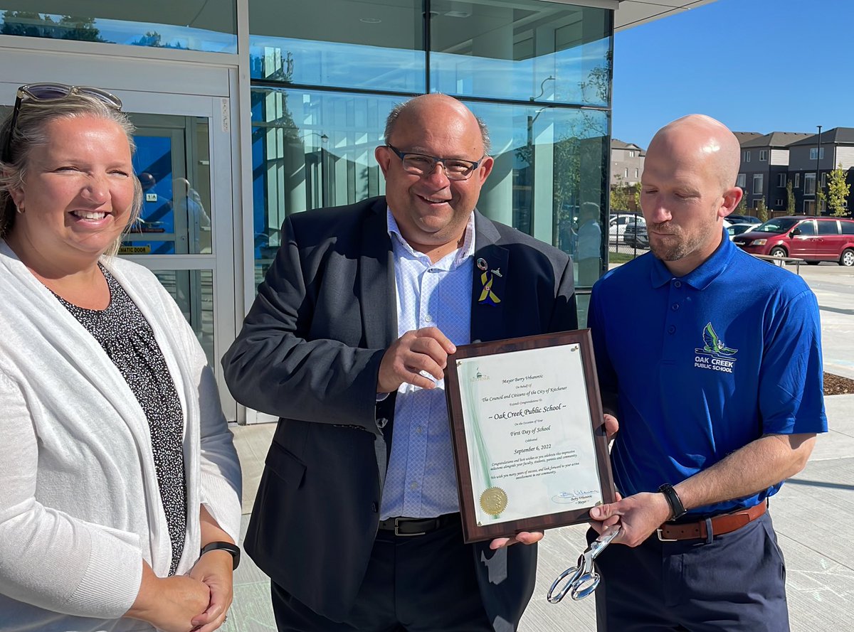 berryonline's tweet photo. Together with #Ward5 Councillor @gallowaykelly, &amp; our @KitchFire &amp; next door @CityKitchener soon-to-be-open Tartan Ave community centre teams, I was plsd to join the @wrdsb @oakwrdsb students, families &amp; staff today for the opening of Oak Creek PS. Congrats @Jeff_J0hnson &amp; team! https://t.co/WtQp3HucMK