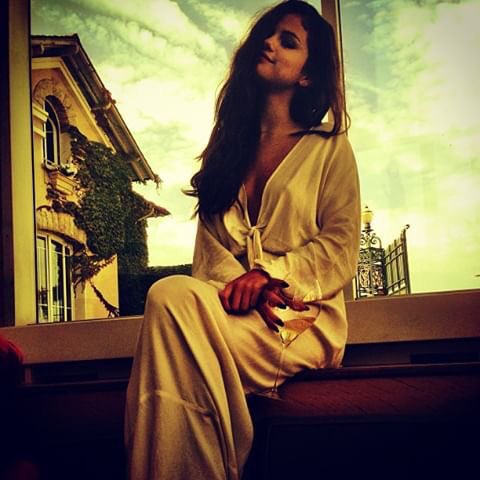 ThrowbackSeIena's tweet photo. September 6, 2013: Selena via Instagram https://t.co/hjGQI20JrX