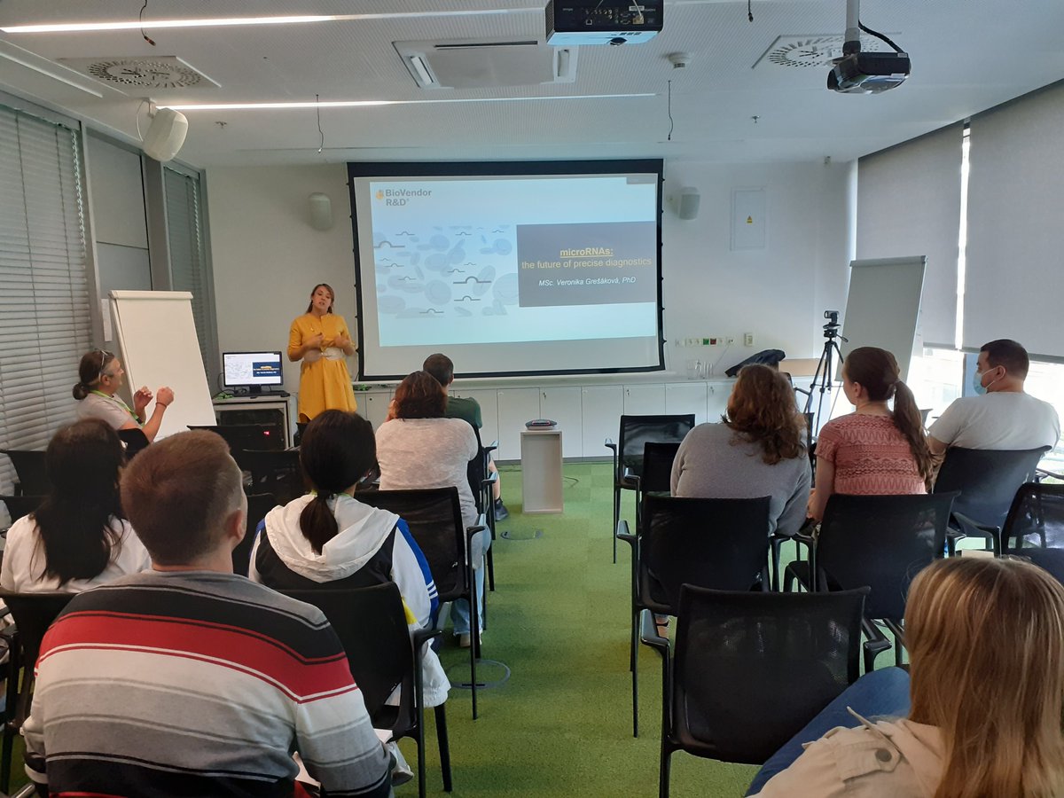 CEITEC_Brno's tweet image. From #RNAProcessing to #ScienceManagement🧬💪

That&apos;s the motto of the &quot;#EdinburghDay&quot;🏴󠁧󠁢󠁳󠁣󠁴󠁿, the 2nd day of the #RNASummerSchool at @CEITEC_Brno @muni_cz. 

🗣️We thank today&apos;s speakers from @mrc_hgu, @imbmainz, and #BioVendor👏

@embl @REA_research
 #Twinning #CEITECScience