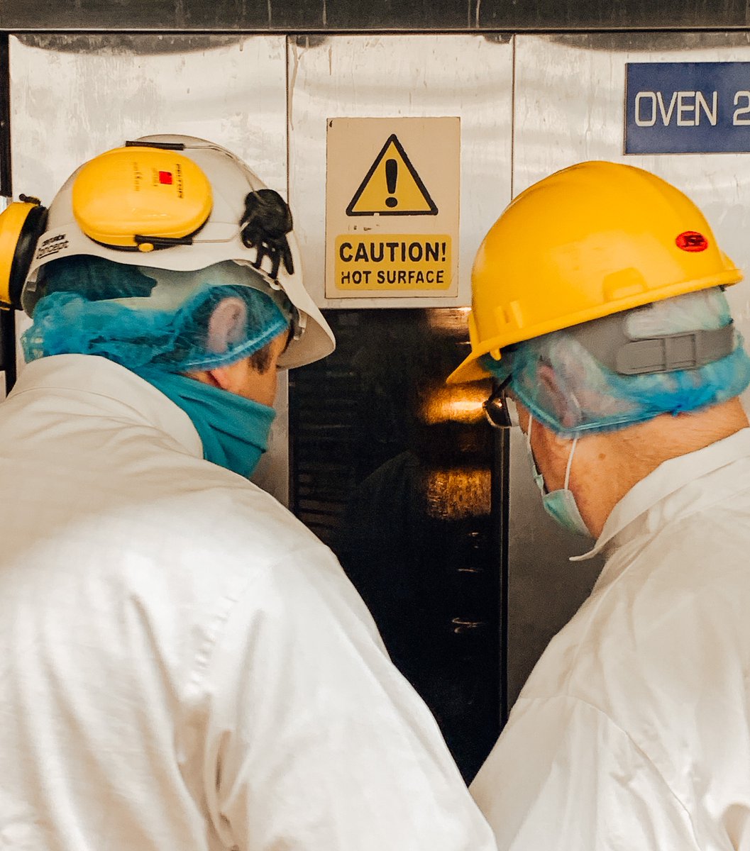 Our love for pies is strong - these guys can't stop watching them bake to crisp, golden perfection 🤤

#PorkPies #ScotchEggs #FoodOfThePeople #ValeOfMowbray #FoodandDrink