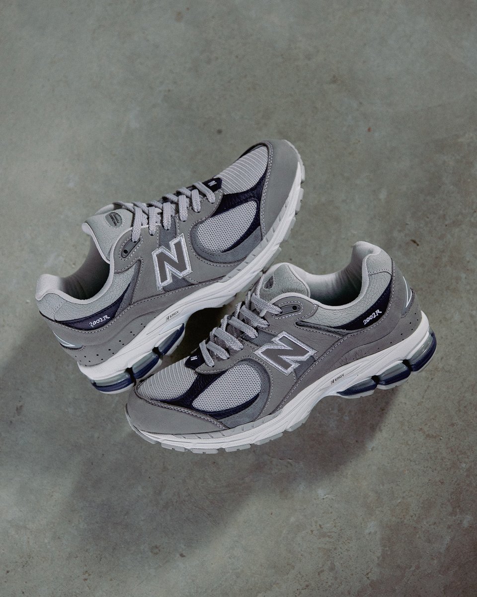 Footpatrol_ldn's tweet photo. The latest thisisneverthat collaboration with New Balance offered up an ultra clean iteration of the 2002R. Remaining sizes are available to shop in-store and online here: https://t.co/8F9dMHTxki #Footpatrol #TEAMFP #NewBalance #NB #NewBalance2002 #NB2002 https://t.co/GvpGnXLrrg