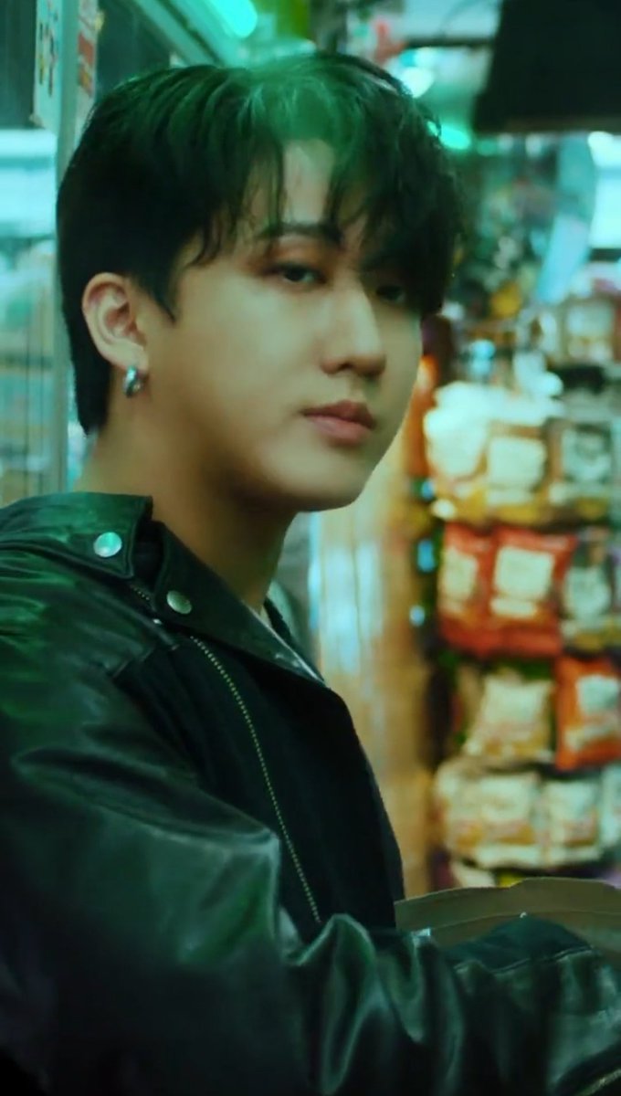 spearbinarchive's tweet photo. "MAXIDENT" Trailer CHANGBIN Ver. CUT [1/4]

#changbin #창빈 #チャンビン #dwaekki #🐖🐇 

#StrayKids #스트레이키즈 
@Stray_Kids #YouMakeStrayKidsStay
#MAXIDENT  #StrayKidsComeback
https://t.co/zfvVL6U5sE https://t.co/PZGcaPmr7w