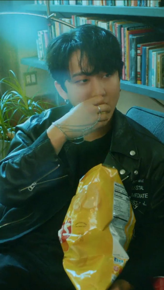 spearbinarchive's tweet photo. "MAXIDENT" Trailer CHANGBIN Ver. CUT [3/4]

#changbin #창빈 #チャンビン #dwaekki #🐖🐇 

#StrayKids #스트레이키즈 
@Stray_Kids #YouMakeStrayKidsStay
#MAXIDENT  #StrayKidsComeback https://t.co/UBeM5HI1nf
