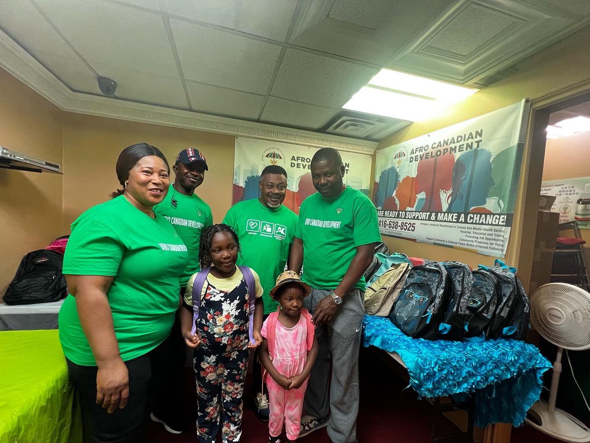 Afrocanadianinc's tweet photo. Some more highlights of our back to school event ✨
#BacktoSchool2022 #backtoschoolaid #freeschoolsupplies #helpingthecommunity https://t.co/NcN5UVcpRp