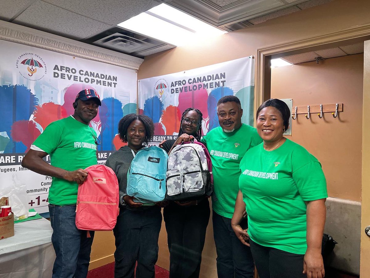 Afrocanadianinc's tweet photo. Some more highlights of our back to school event ✨
#BacktoSchool2022 #backtoschoolaid #freeschoolsupplies #helpingthecommunity https://t.co/NcN5UVcpRp