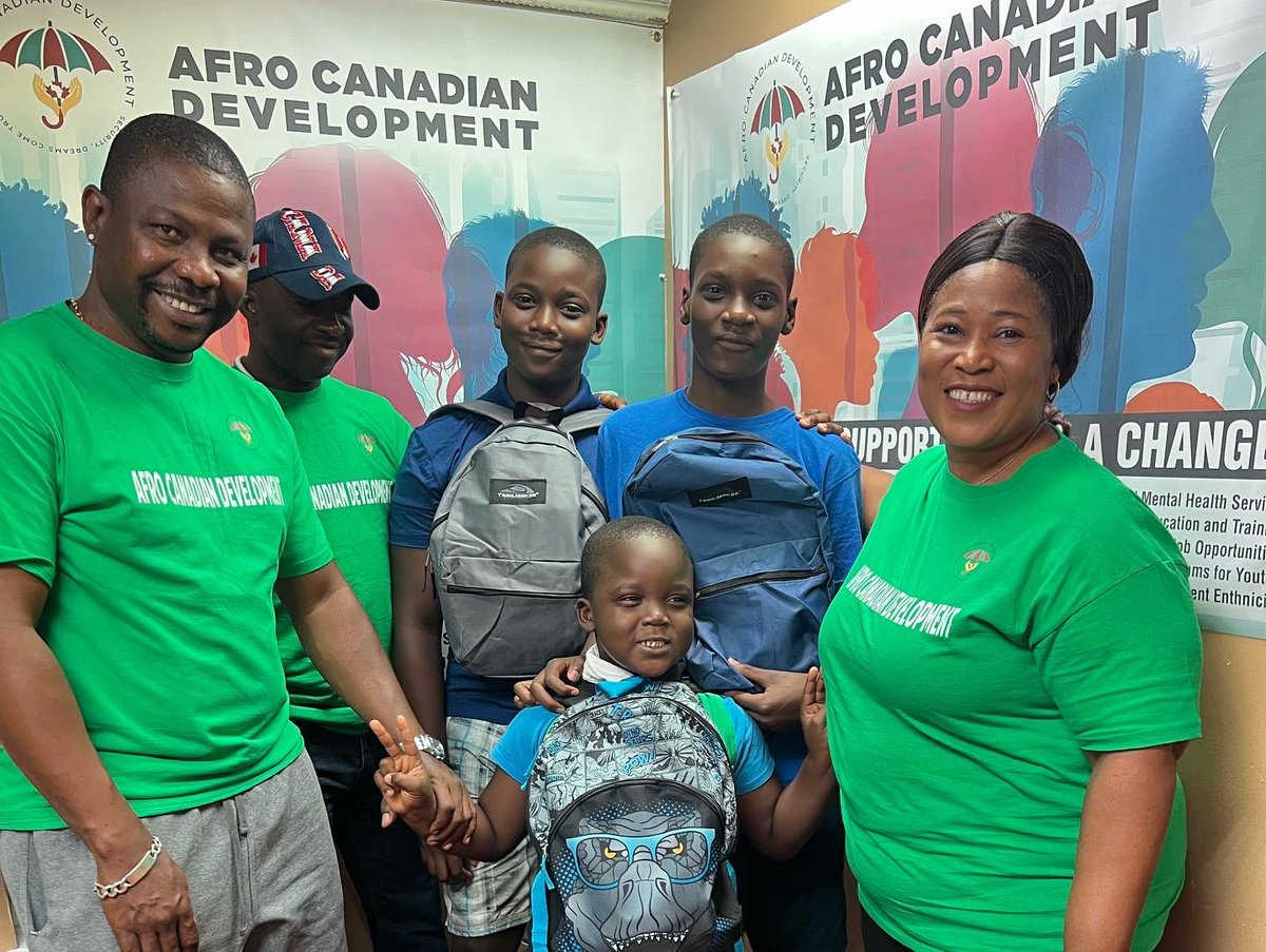 Afrocanadianinc's tweet photo. Some more highlights of our back to school event ✨
#BacktoSchool2022 #backtoschoolaid #freeschoolsupplies #helpingthecommunity https://t.co/NcN5UVcpRp