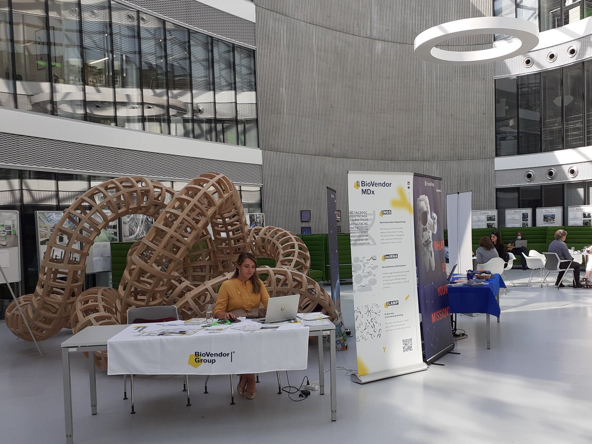 CEITEC_Brno's tweet image. From #RNAProcessing to #ScienceManagement🧬💪

That&apos;s the motto of the &quot;#EdinburghDay&quot;🏴󠁧󠁢󠁳󠁣󠁴󠁿, the 2nd day of the #RNASummerSchool at @CEITEC_Brno @muni_cz. 

🗣️We thank today&apos;s speakers from @mrc_hgu, @imbmainz, and #BioVendor👏

@embl @REA_research
 #Twinning #CEITECScience