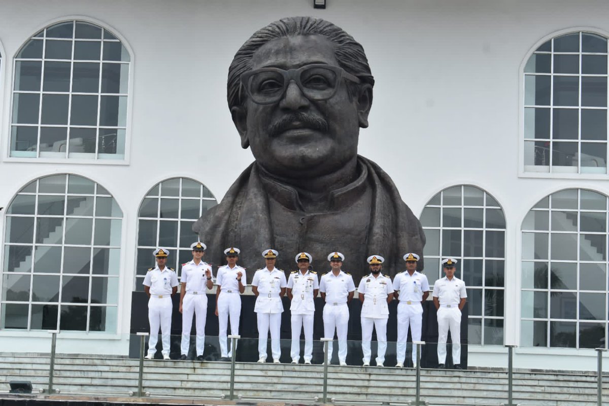 IN_NavalAcademy's tweet photo. #BridgesofFriendship Delegation with four Officer Cadets of @IN_NavalAcademy on a visit Bangladesh Naval Academy under #CadetExchangeProgramme. Building partnerships, sharing experiences&training processes & imbibe best practices @theBDNavy @indiannavymedia @IN_HQSNC @indiannavy https://t.co/HoOLQzPUv6