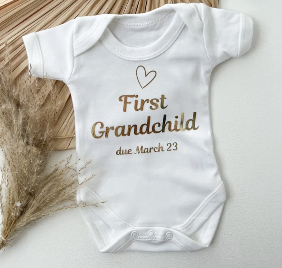 claredaz99's tweet photo. How I've kept this a secret for so long, I just don't know ๐คฃ huge congratulations to our son Charlie and his fiancรฉe Whitney who are expecting their first baby ๐ฅฐ our first grandchild due March 2023. Absolutely over the moon ๐ถ #firstgranchild #nanny #grandad https://t.co/fVy5VswuKz