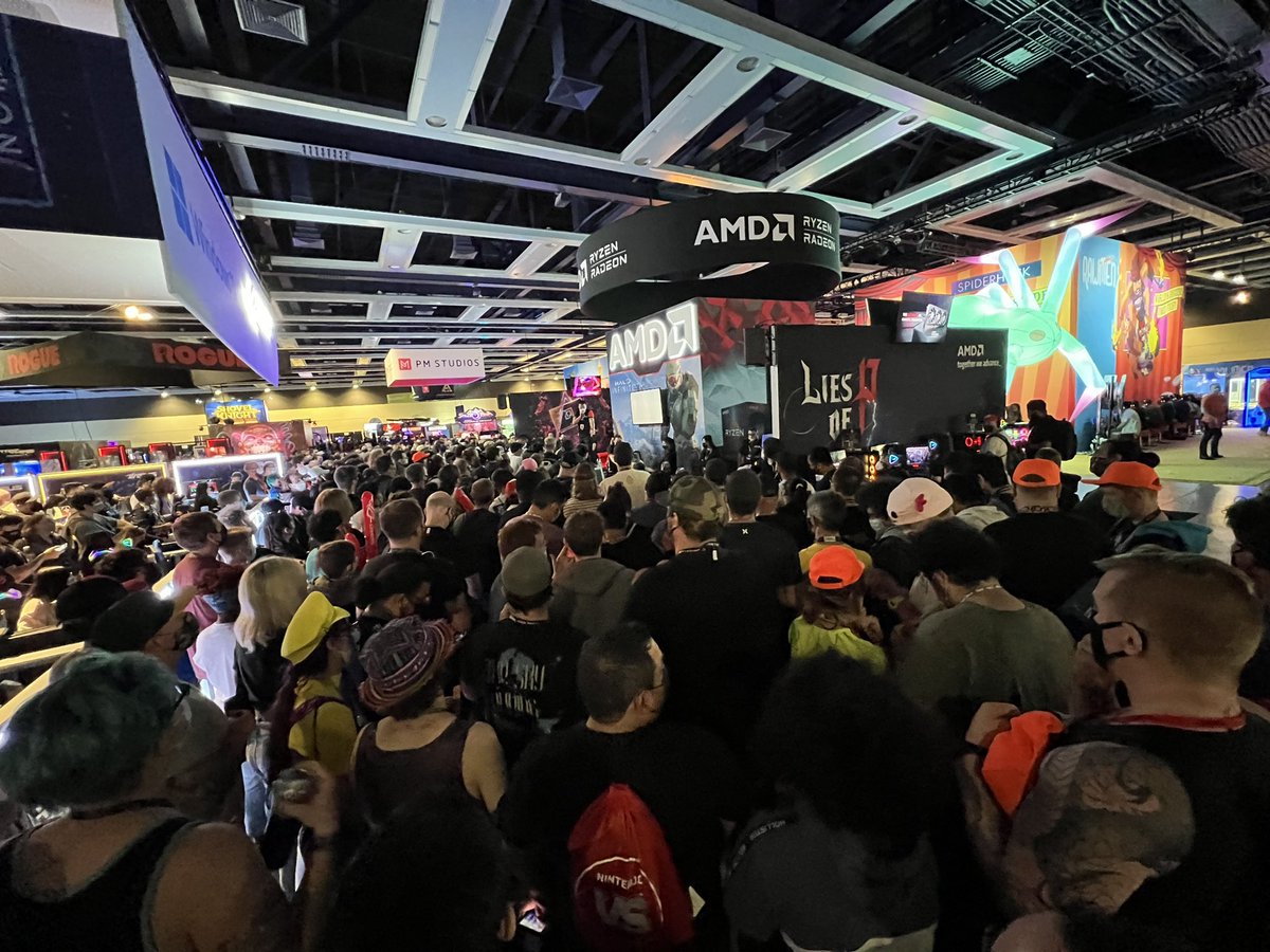 iAmAnt82's tweet photo. Let me just say, #PAXWest with @AMDGaming was a whole vibe. #ShoutOut to my team for helping to create the dopest experience! Especially, @kikamonster, @chrismixel , and @matthewdletts! Another shout out to my brother, @HipHopGamer for bringing that FUEGO! π₯π₯π₯
#AMDatPAX https://t.co/lcNBvJO8AZ