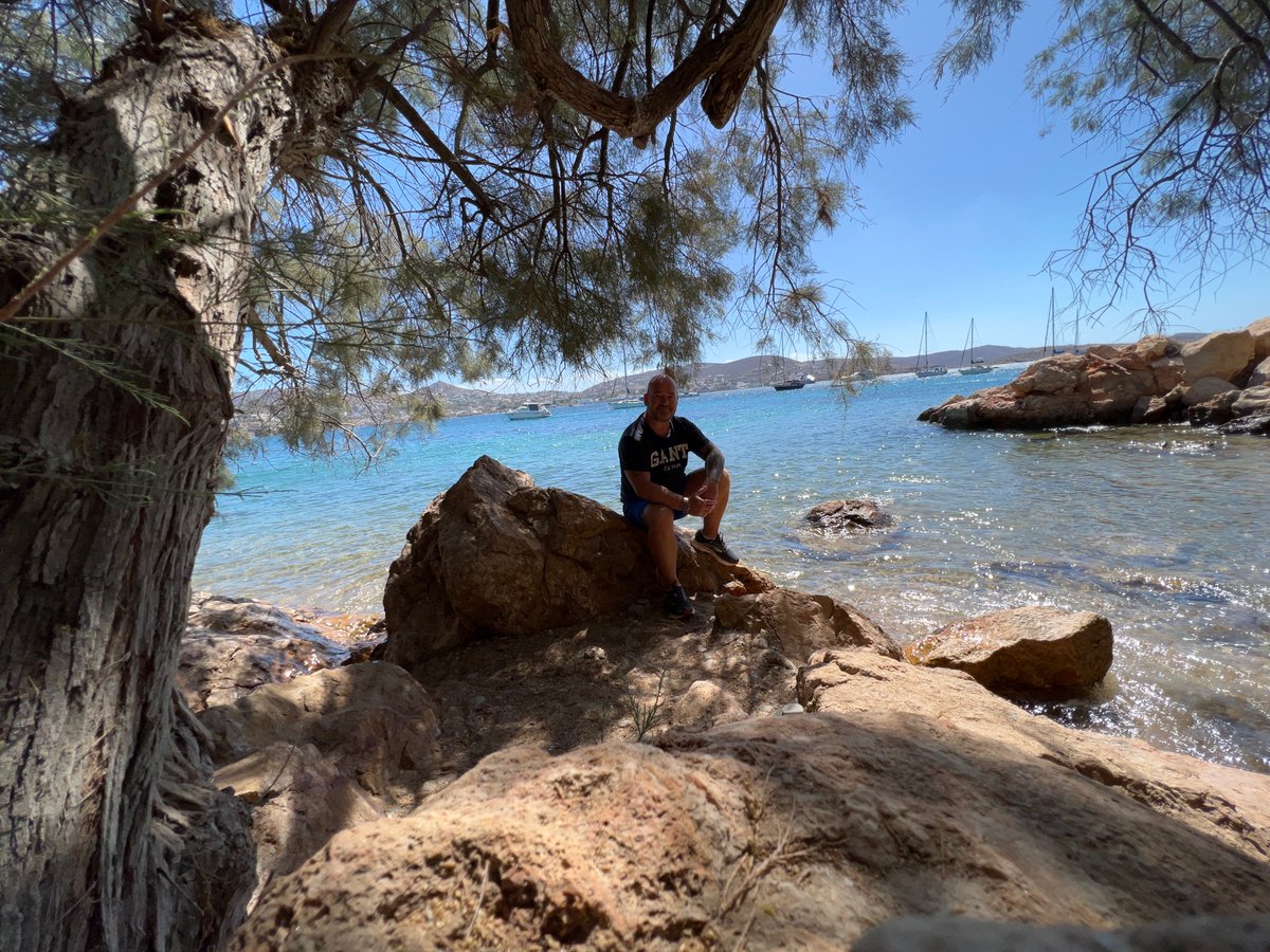 GethinUnlocks's tweet photo. Last day in #Syros… So 7 days of being alone and I’ve learnt that talking to yourself is not a sign of madness, everyday your mind chats to you all day, in my view not voicing it is mad as 99% of it is garbage and when you voice it you see see if 🤣 #alternativeWisdom 💙😉💙 https://t.co/LkXxMW0tcp