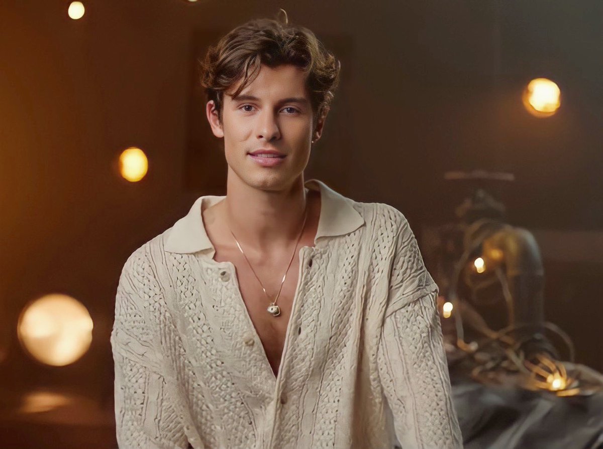 shittokindaok's tweet photo. shawn mendes , the prettiest man in the world methinks https://t.co/WvZSnEpcxg