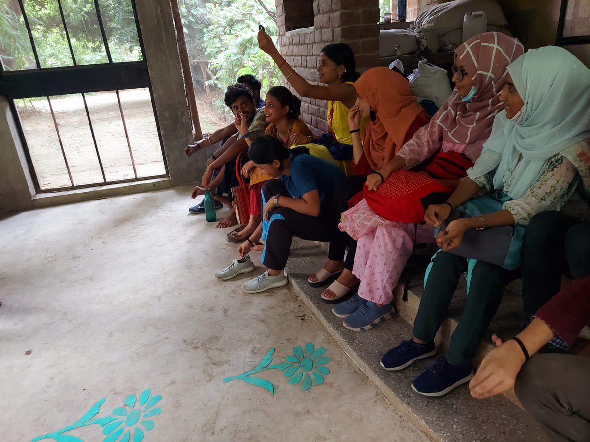 itsourturn2lead's tweet photo. Teacher's Day Celebration at Tarumitra

/Words from our beloved sir/

You all have taught me skills to accommodate with modern human lifestyles, enhanced my sensitivity with existence and non-existence, helped me become what I am today. 

#HabitChange4ClimateChange https://t.co/QFt14hGPO9