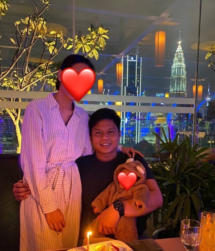 moonnandsalt's tweet photo. NURNAJMI FAHMI, TOLONG LAA YAA. TOLONG SEDAR DIRI YANG KAU ADA ANAK ANAK. PEREMPUAN KAU NAK, TAPI ANAK ANAK KAU BUANG. IM SORRY TO DO THIS, BUT THIS JEE CARA SUPAYA KAU SEDAR DIRI YAAA. TOLONG LAA SESIAPA YANG KENAL DIA, NASIHATKAN DIA SIKIT ! https://t.co/o6vdvitP4L