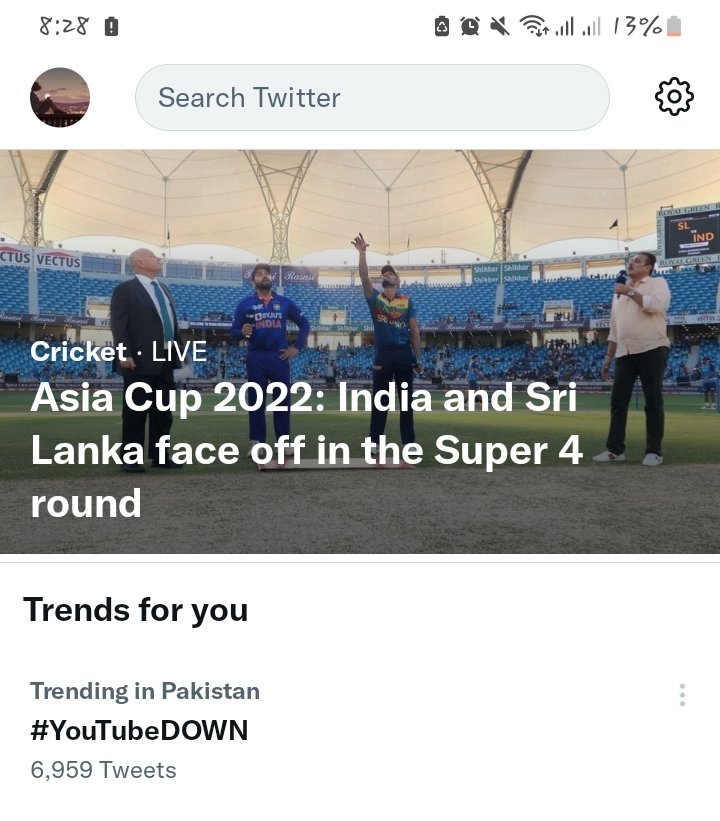 hayooman_being's tweet photo. I scolded PTCL and turned on mobile data... then scolded mobile data and again turned on wifi... at last connected the charger to my mobile that may be due to low charging youtube isn't working😑😑😑😑😑#YouTubeDOWN https://t.co/dK07oZTB1G