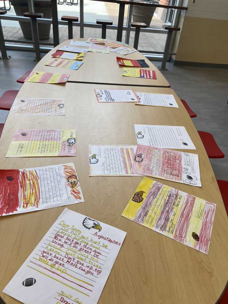 BWEagleFB's tweet image. Huge shout out to the PRE students who took time to to write our guys letters last week.  Our community is special!  @BWLSD @McLane_Ryan #PTR