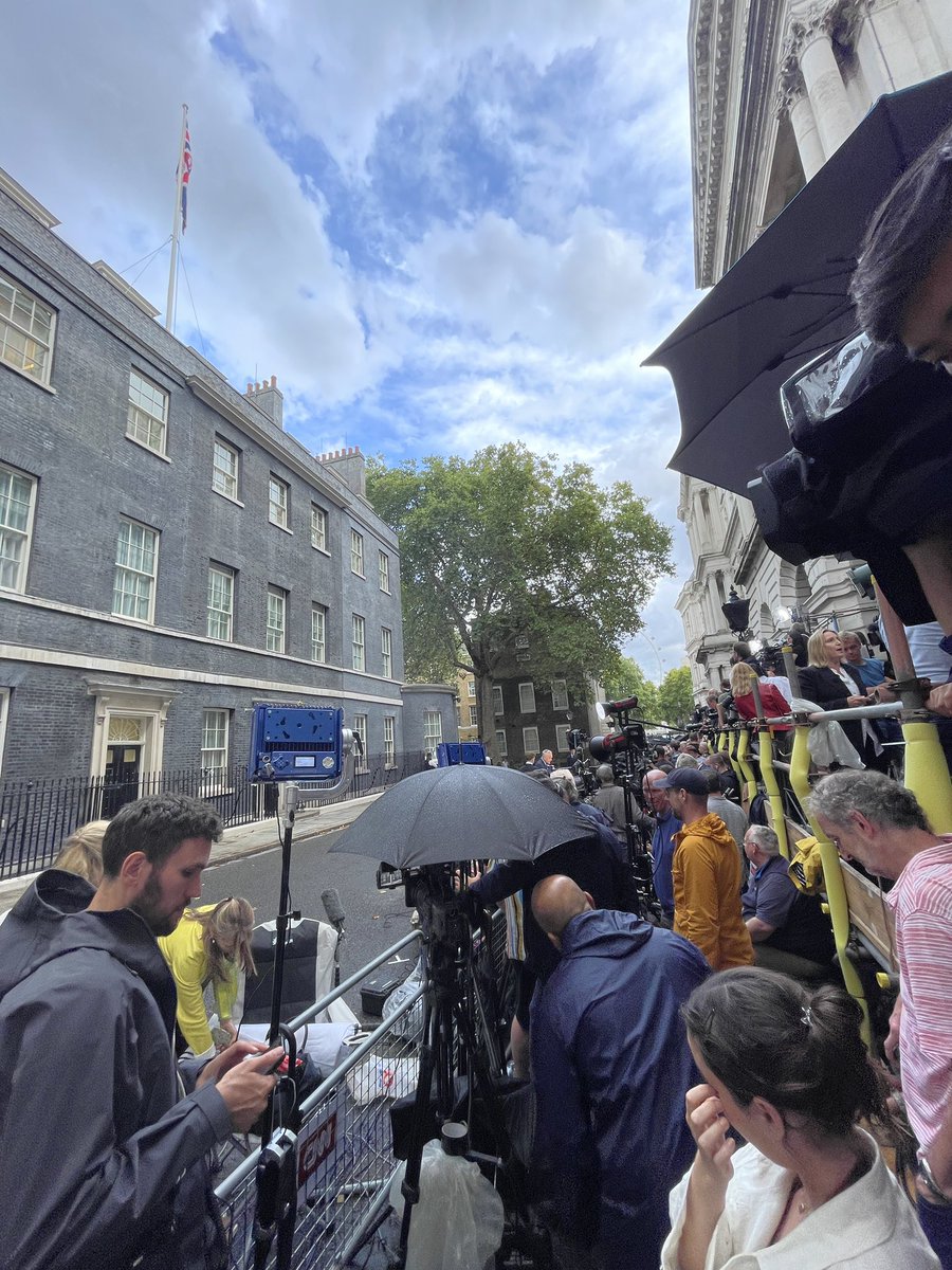 Lauren Sproule tweet media