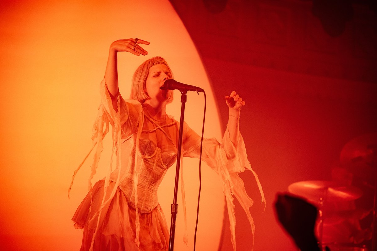 ParadisoAdam's tweet photo. Op vrijdag 2 en zaterdag 3 gaf @AURORAmusic twee magische concerten in Paradiso, met in het voorprogramma @theaemwang en Sei Selina. Bekijk hier de prachtige foto's van @jessie_kamp terug. https://t.co/Gve3Evi6ob