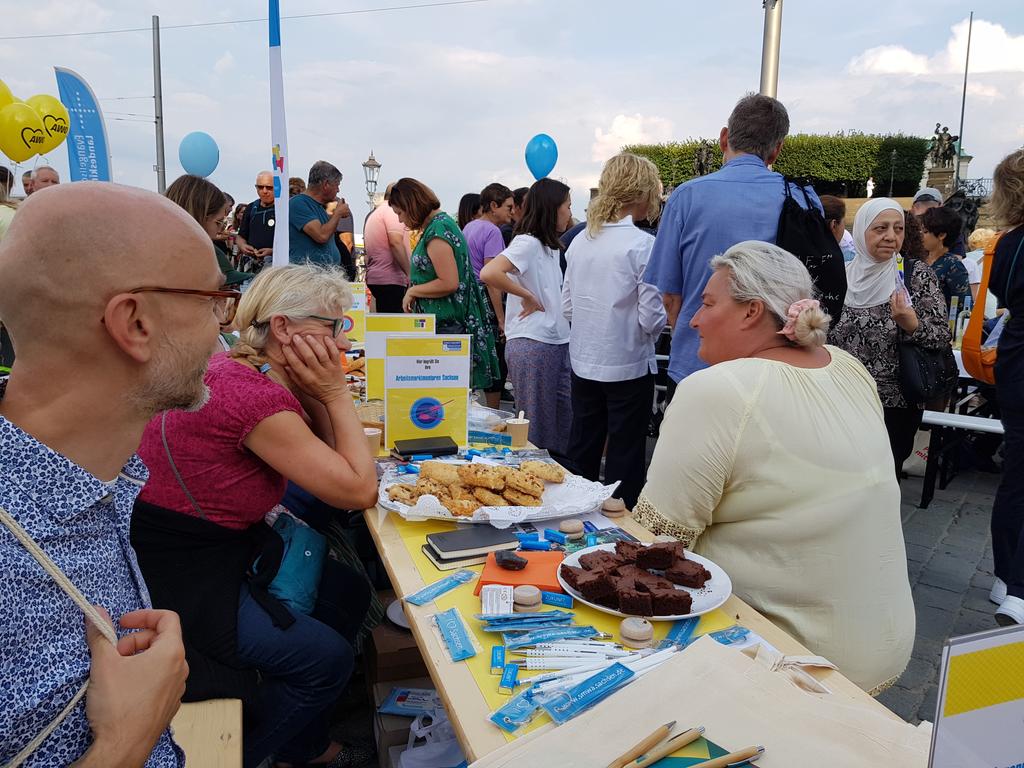 AMM_Sachsen's tweet photo. Hier sind ein paar Eindrücke vom gestrigen #Gastmahl4all der @CellexStiftung in Dresden. Es war eine bunte Veranstaltung mit guten Gesprächen und leckerem Essen. Mit dabei u.a. @WiL_eV @ALSachsen @AMM_Sachsen @SMWA_SN #TalentTransfer https://t.co/kvm6jea7ZM