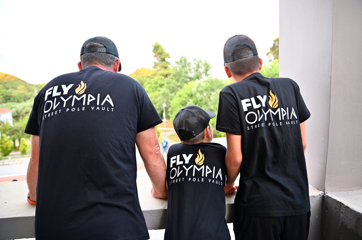 fly_athens's tweet photo. Never forgetting the ones who helped us the most!

📷@giorgosoamericanos 

#flyolympia #streetpolevault #polevault #ancientolympia https://t.co/TFhfXxxa1Y