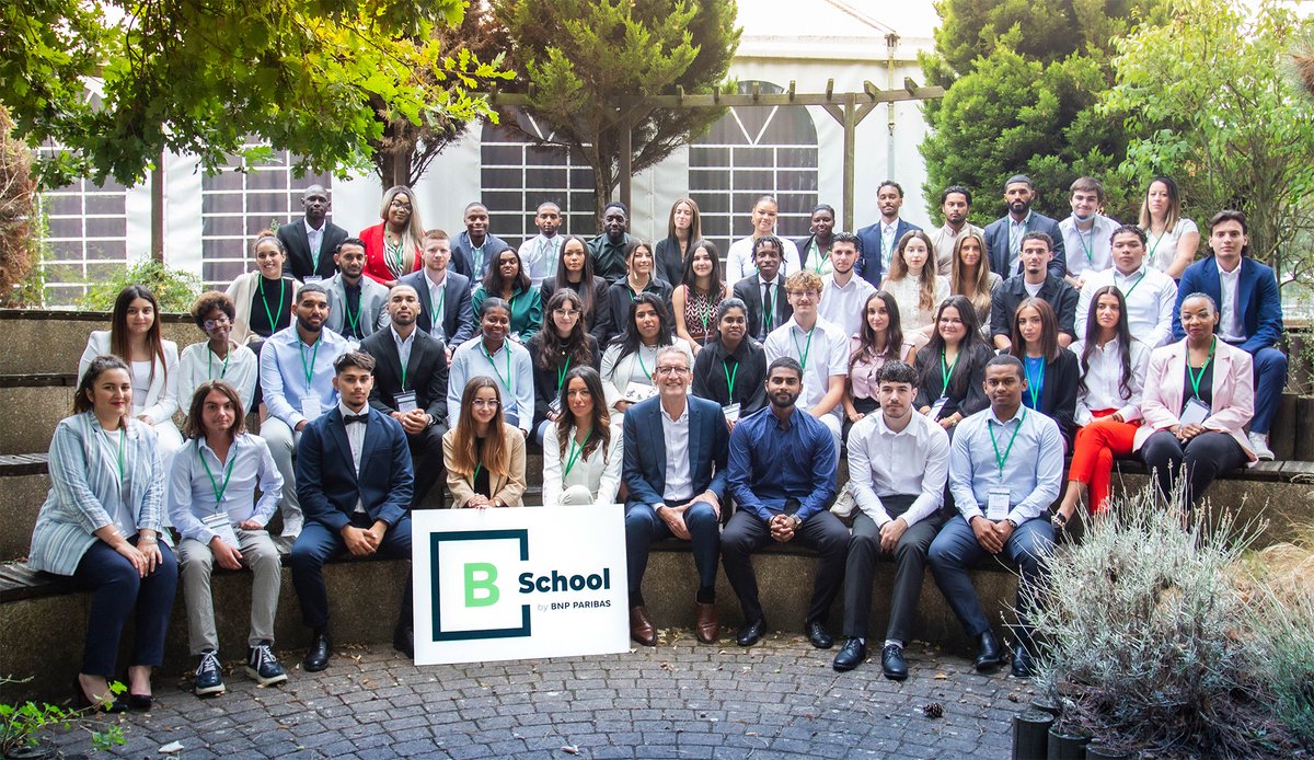 Nicolas Draux (@n_draux) on Twitter photo Heureux d’être le parrain de cette 1ère promotion B-School by <a href="/BNPParibas/">BNP Paribas Group</a> pour accompagner les conseillers de demain !
▶ 58 #étudiants vont être formés au métier de banquier assureur avec une expérience terrain concrète en #alternance.
Bonne rentrée à tous !🧑🎓👩🎓 Heureux d’être le parrain de cette 1ère promotion B-School by <a href="/BNPParibas/">BNP Paribas Group</a> pour accompagner les conseillers de demain !
▶ 58 #étudiants vont être formés au métier de banquier assureur avec une expérience terrain concrète en #alternance.
Bonne rentrée à tous !🧑🎓👩🎓