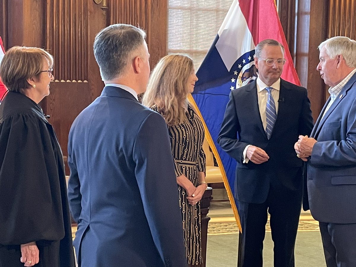 Government works best when we all work together! Proud to be in @GovParsonMO office to celebrate the newest <a href="/MoDOT/">MoDOT</a> commissioner <a href="/BNTreece/">Brian Treece</a> #Scomo