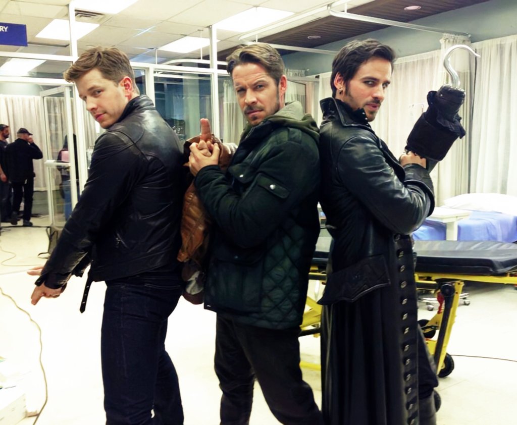 EnchantedSwans's tweet photo. Another hot trio ❤️😎🔥

#colinodonoghue #joshdallas #seanmaguire #captaincharming #captainhood #odallas #onceuponatime #ouats3 #ouatcast #ouatbts https://t.co/AQIN9LTxhl