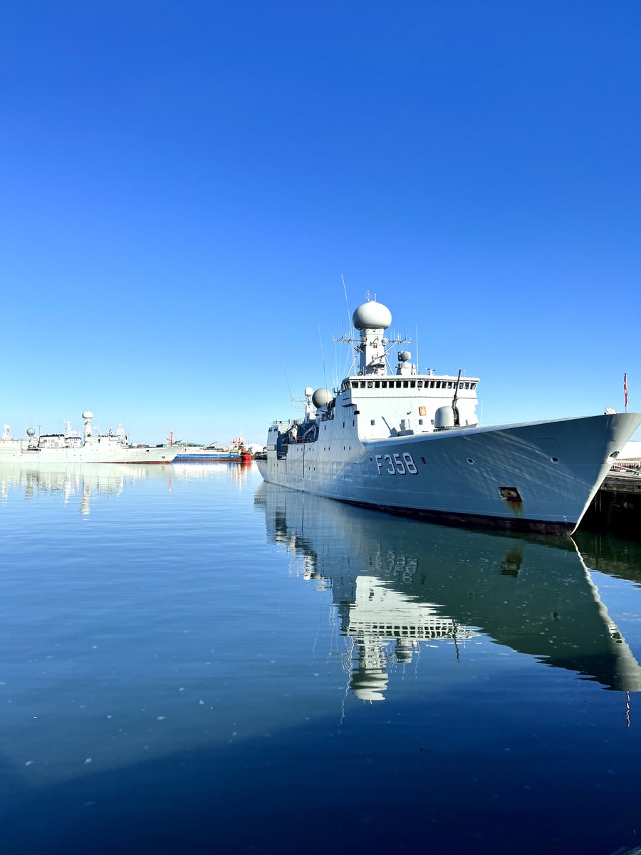 Faroes2I's tweet photo. Thank you Joint Arctic Command and F358 Triton for the excellent briefing today in Reykjavik harbour. @forsvaretdk
#ArcticCommand #JACO @AdamGronholm @DKambIceland @HallaNols https://t.co/CvwzTM9nqq