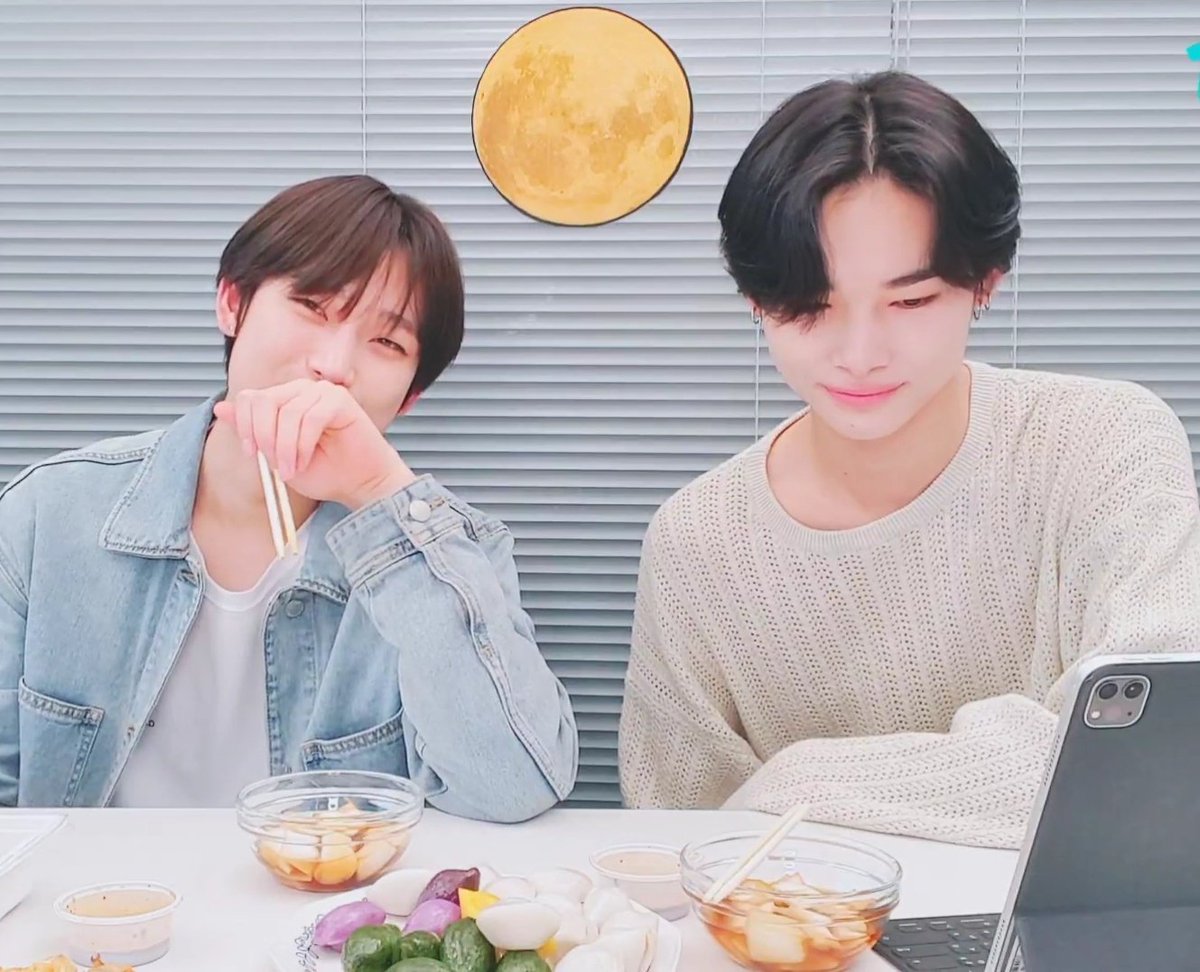 illeyoi's tweet photo. ... sunki live gcash giveaway .ᐟ.ᐟ

✶ 2 winners of ₱25

𓄲 like &amp; rt this tweet
𓄲 reply "sunki di lubog for today's video"
𓄲 also reply with you fave sunki selca 🥹 https://t.co/pcxfXzs8CH