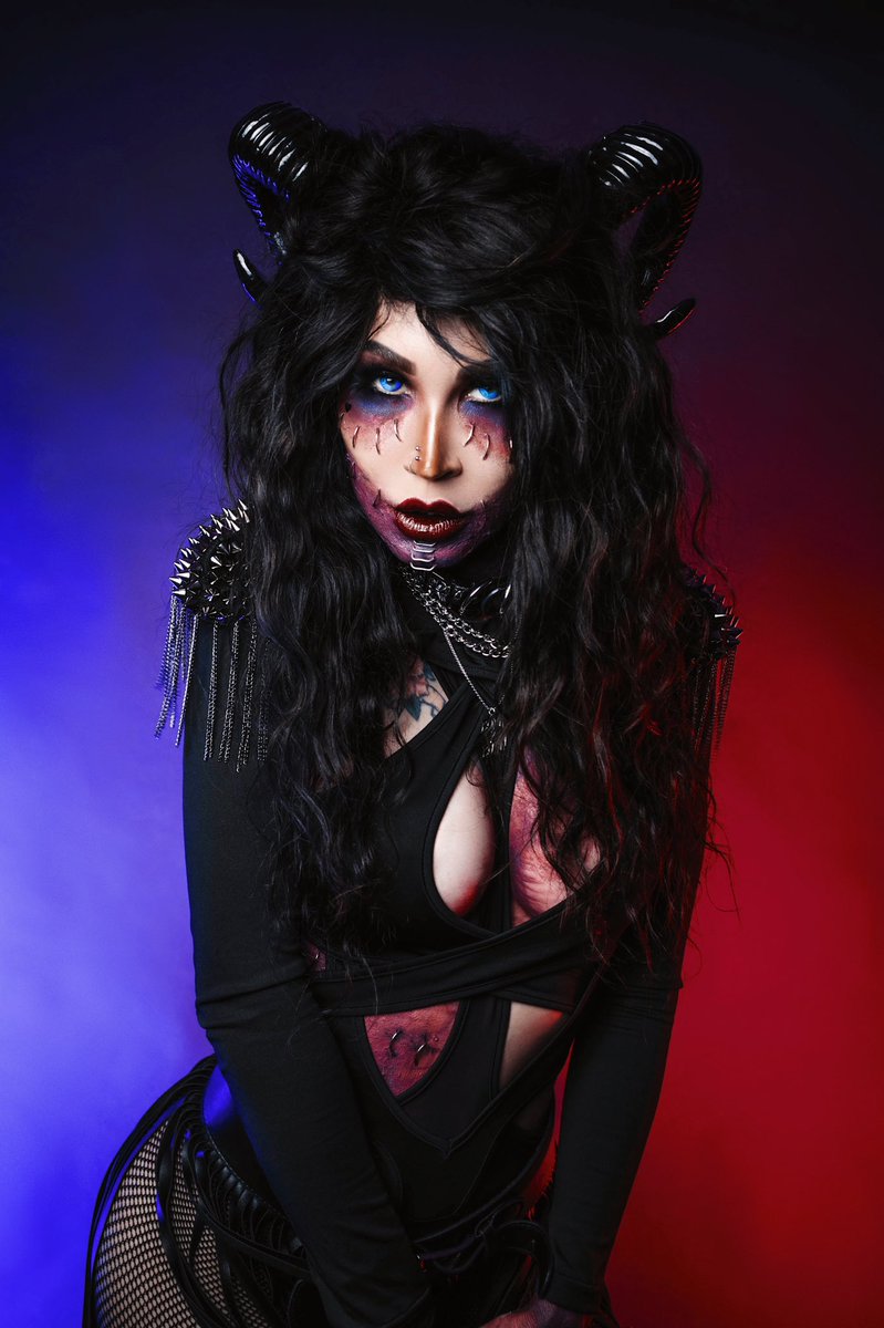 born2burn__'s tweet photo. Female Dabi 😈 🔥 Genderbending is fun 🖤

#dabi #femdabi #femaledabi #TouyaTodoroki #mha #bnha #MyHeroAcademia #BokuNoHeroAcademia https://t.co/wVz6FNkL1Q