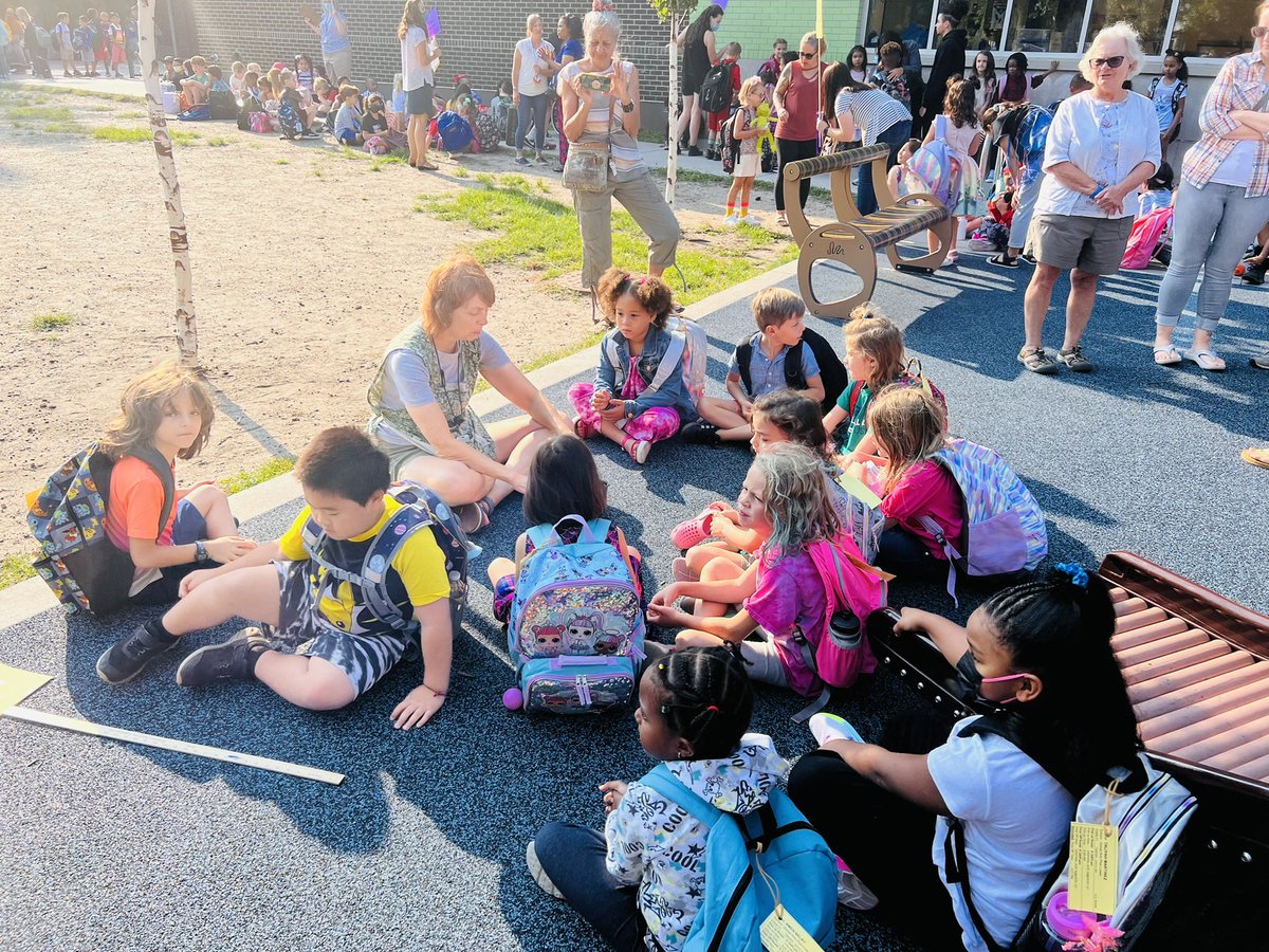 PattyReyesPuga's tweet photo. Happy First Day of 1st grade Patito! You’ll have an amazing year!!! @SPPS_News @GlobalArtsPlus #SPPSFirstDay https://t.co/qpkMjJBbVN