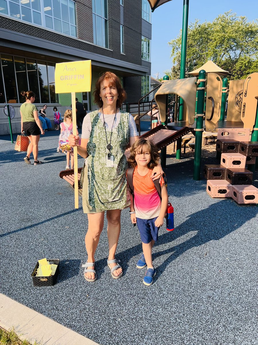 PattyReyesPuga's tweet photo. Happy First Day of 1st grade Patito! You’ll have an amazing year!!! @SPPS_News @GlobalArtsPlus #SPPSFirstDay https://t.co/qpkMjJBbVN