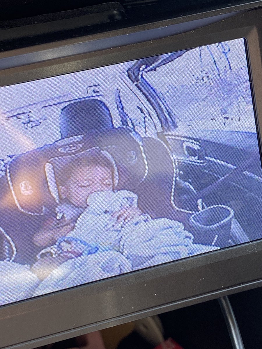 melissaaheartss's tweet photo. Every time we’re in car for more than 5 mins 😴😑🤨 https://t.co/zb4swRvPQv