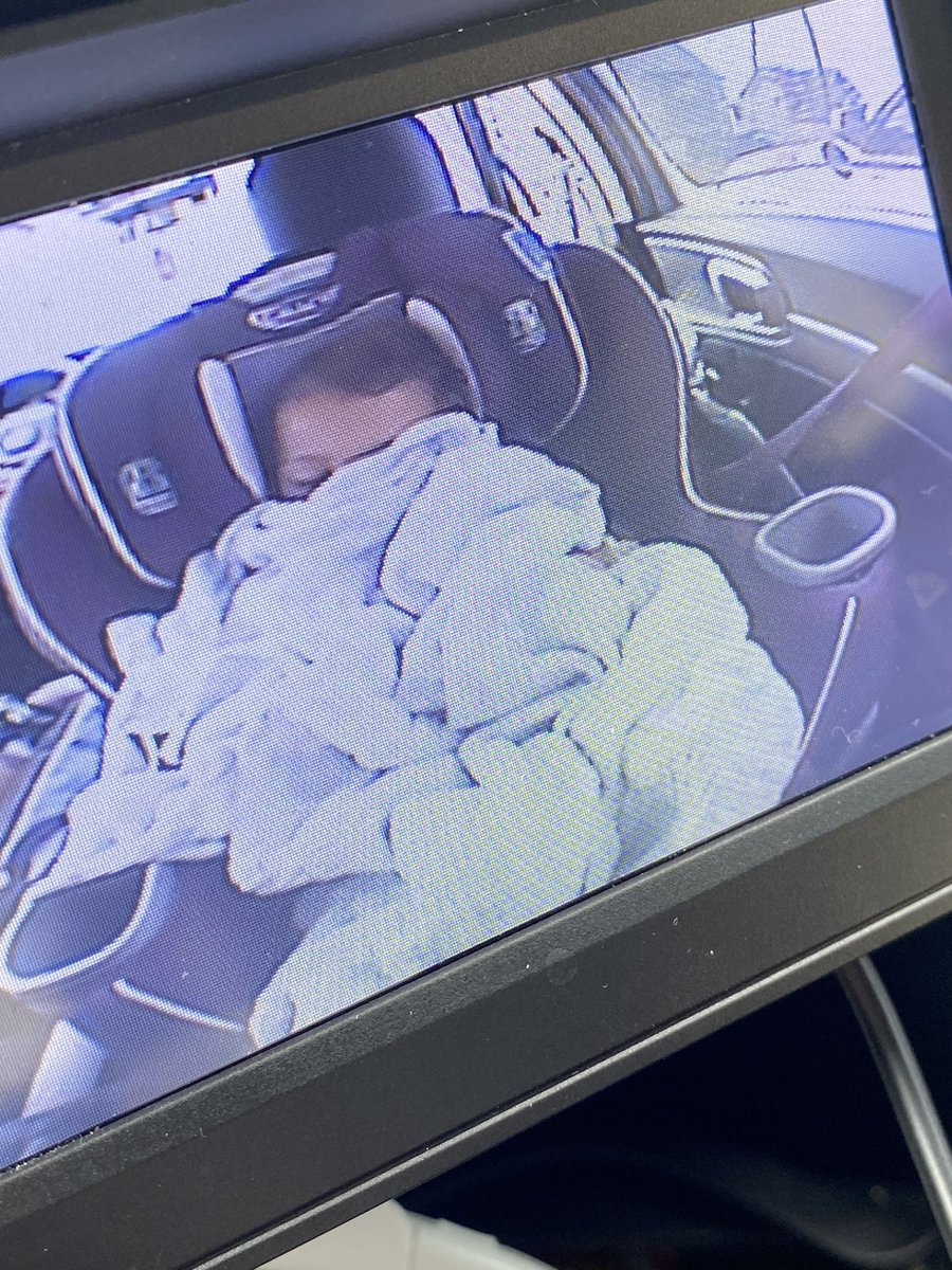 melissaaheartss's tweet photo. Every time we’re in car for more than 5 mins 😴😑🤨 https://t.co/zb4swRvPQv