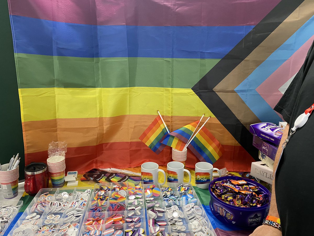 ArtRoya's tweet photo. And thank you to all Barnsley hospital LGBTQ+ staff network particularly ( Chair Iain Woodrow, Lisa Shanon, Jamie Matthews, Jenny Scott) @BarnsleyFTSUG celebrated the Pride @barnshospital with our staff raising awareness and promote equality, diversity &amp; inclusion https://t.co/TQatc7uFrh