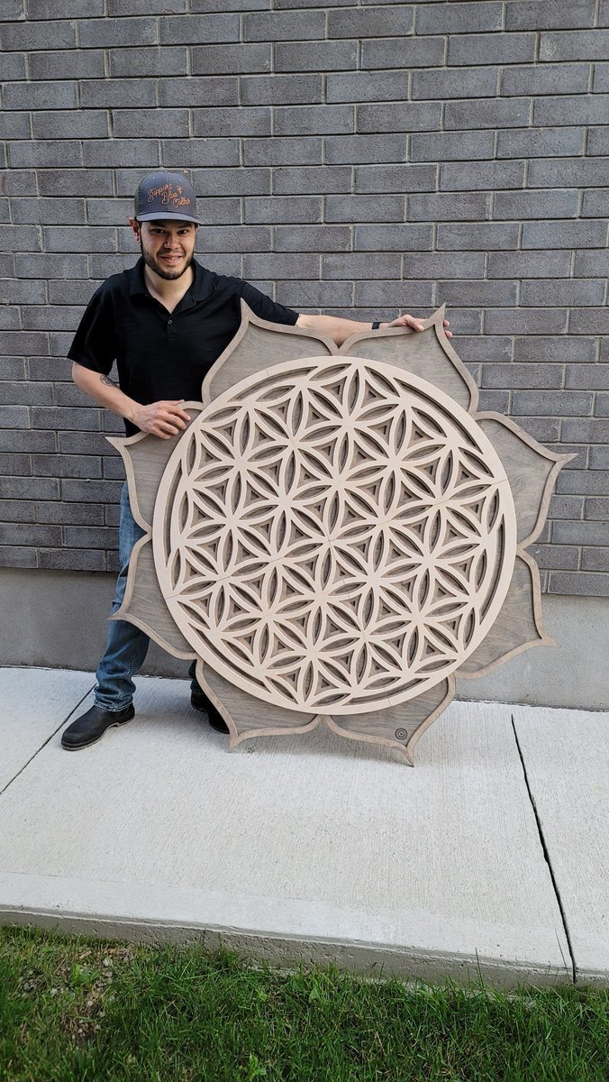 scolemandesigns's tweet photo. Flower Of Life 💮
3 layers of 1/4 inch birch plywood 5 feet in diameter. Each layer stained different and made in quarter sections.
#ColemanDesignsInc
#OnefinityCNC #JennyBits #CarveCo
#floweroflife #mandala #woodcraft
#wallart #woodart #creativeart
#stratfordontario https://t.co/cYKhKlAGVx