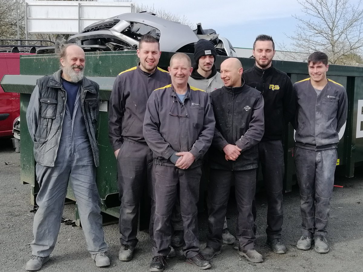 WE GREEN UP tweet media