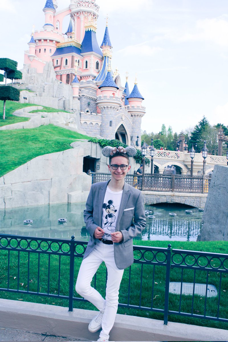 Disney7_Jayson's tweet photo. Disneyland Paris ✨🏰 https://t.co/vFZYI90xoy